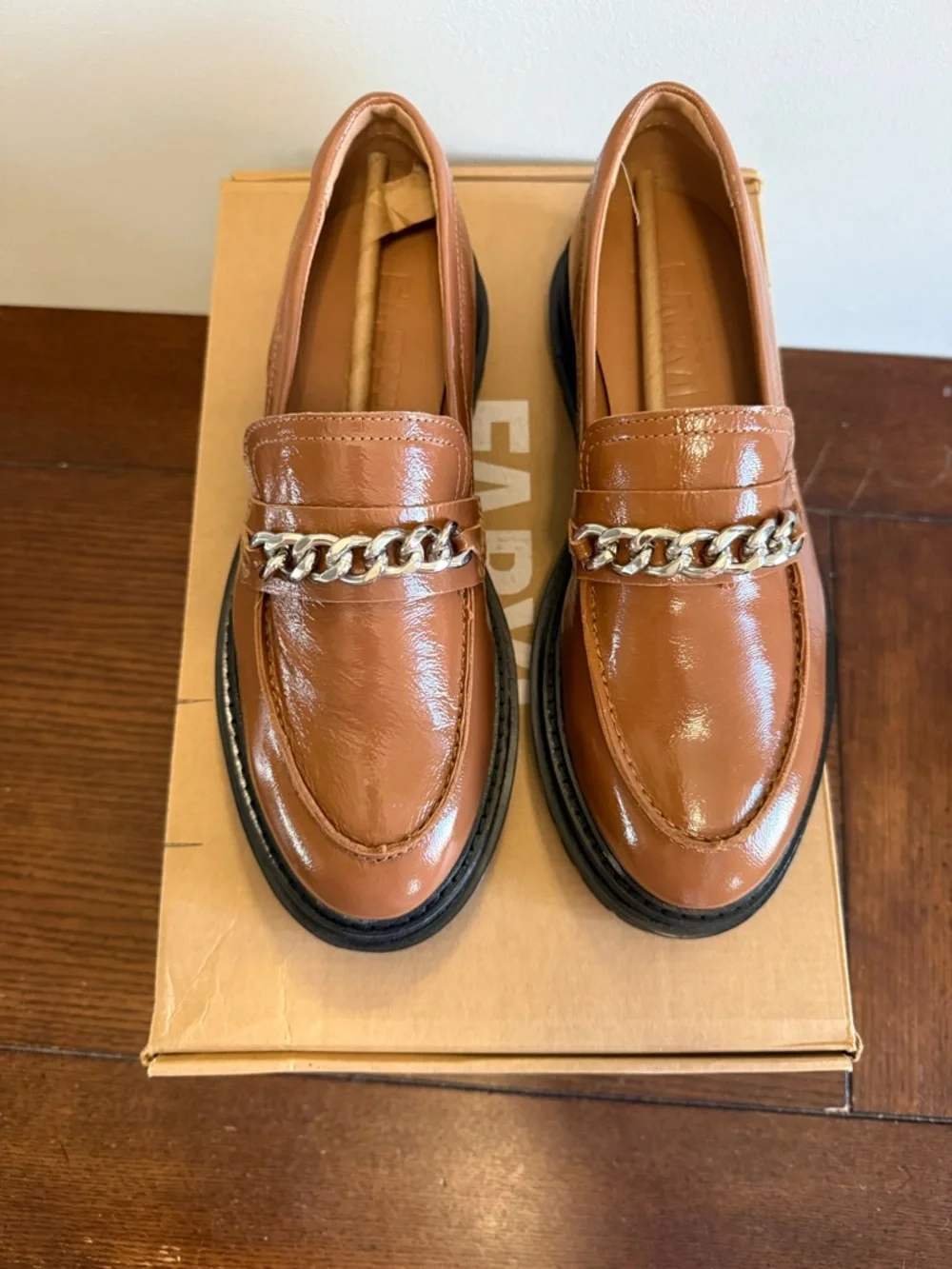 Faryl Farylrobin Raine Brown Cognac Patent Chain Loafers NEW‎